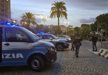 Fermato con arnesi per lo scasso, 37enne deferito dalla Polizia