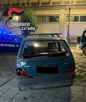 Auto rubata usata come “ariete”: furto con “spaccata” sventato dai Carabinieri