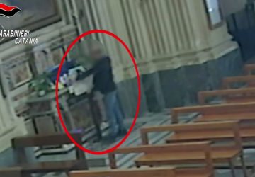 Arraffa le offerte dei fedeli in chiesa: denunciato dai Carabinieri