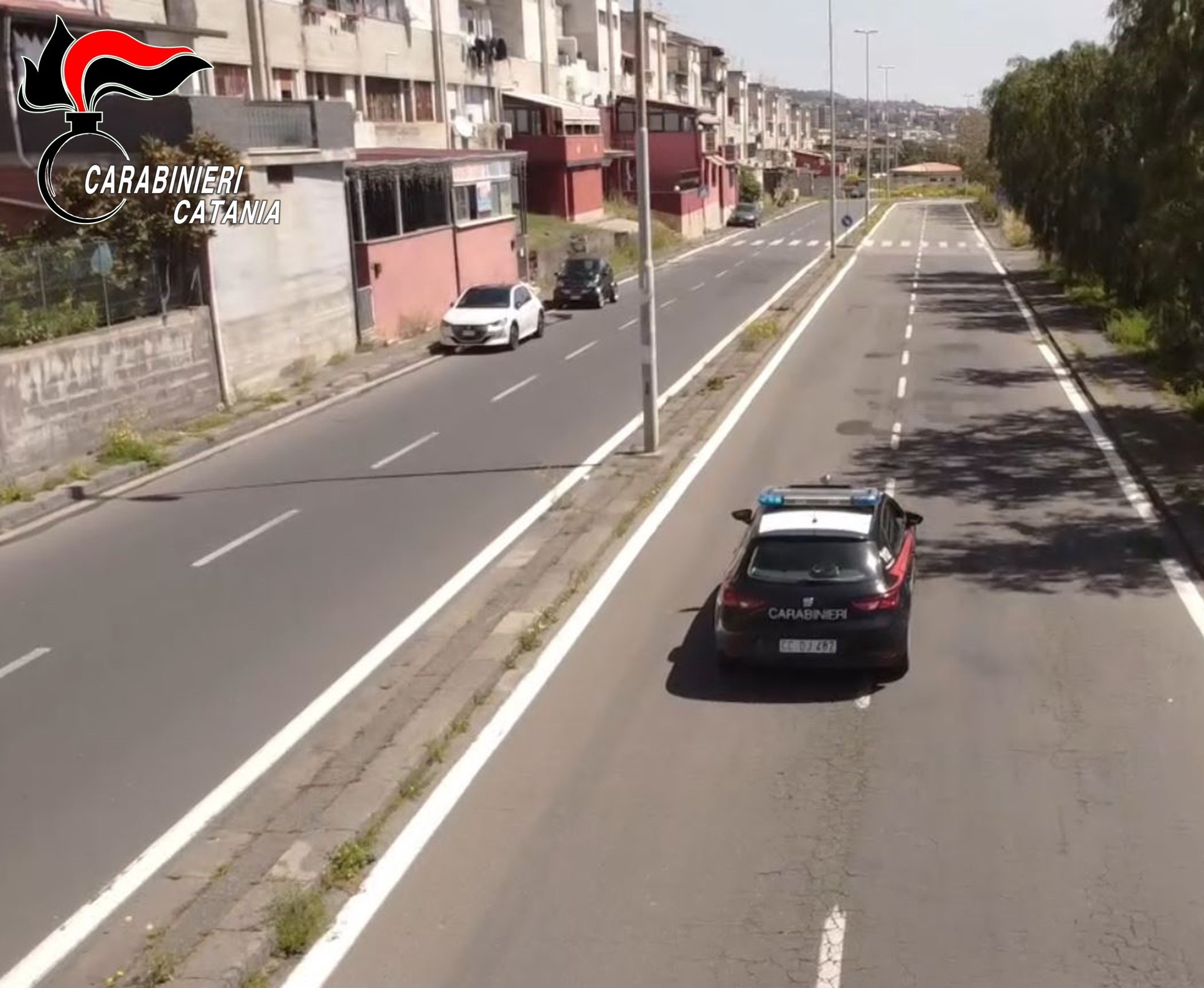 Carabinieri arrestano due pusher minorenni in via Capo Passero