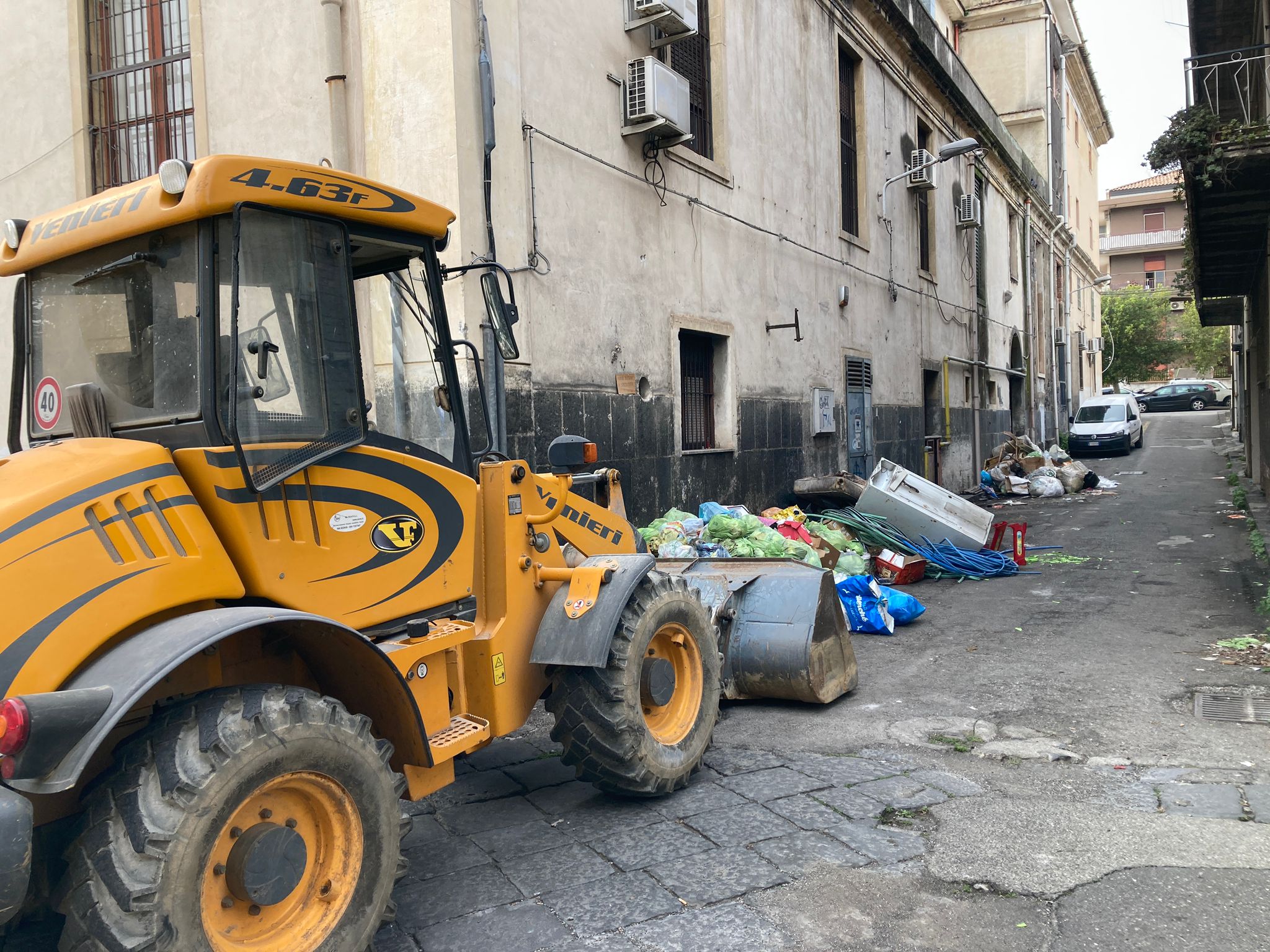 Giarre, bonificata area di via Giammona: rimossa una maxi discarica