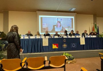 Giarre, conferenza dibattito sulla Formazione al liceo "Leonardo"