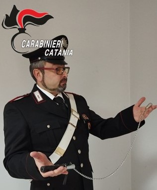 Arrestato dai Carabinieri marito violento: per picchiare la compagna adoperava anche un bastone da Karate