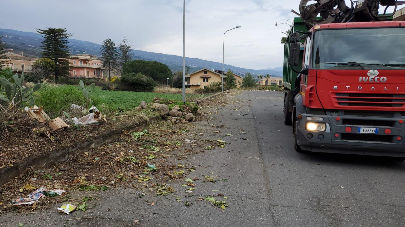 Giarre, proseguono le bonifiche delle aree degradate: interventi in via Mercurio