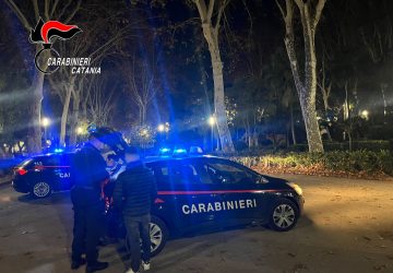 Controlli a Villa Bellini. Segnalati due giovani per droga