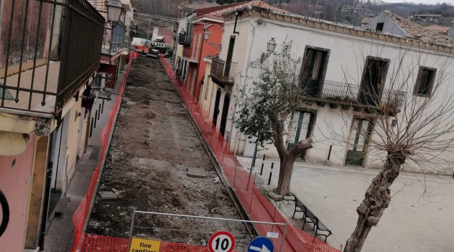 A Puntalazzo arrivano il metano, la fibra ottica e la nuova pavimentazione in via Umberto I