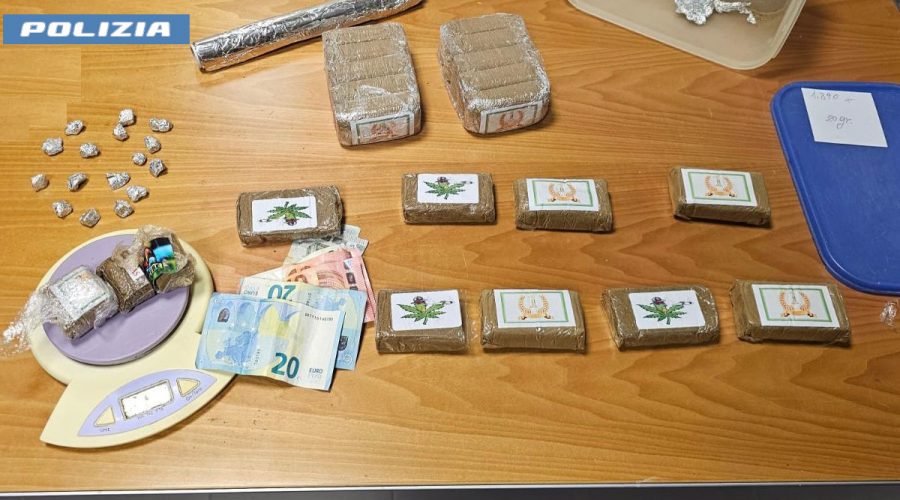 Sotto un albero 2 chili di hashish: un arresto