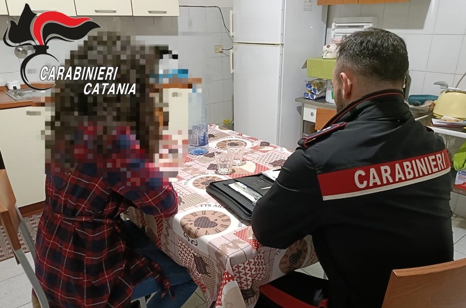 Linguaglossa, terrorizza la famiglia e minaccia madre e sorella: 41enne arrestato