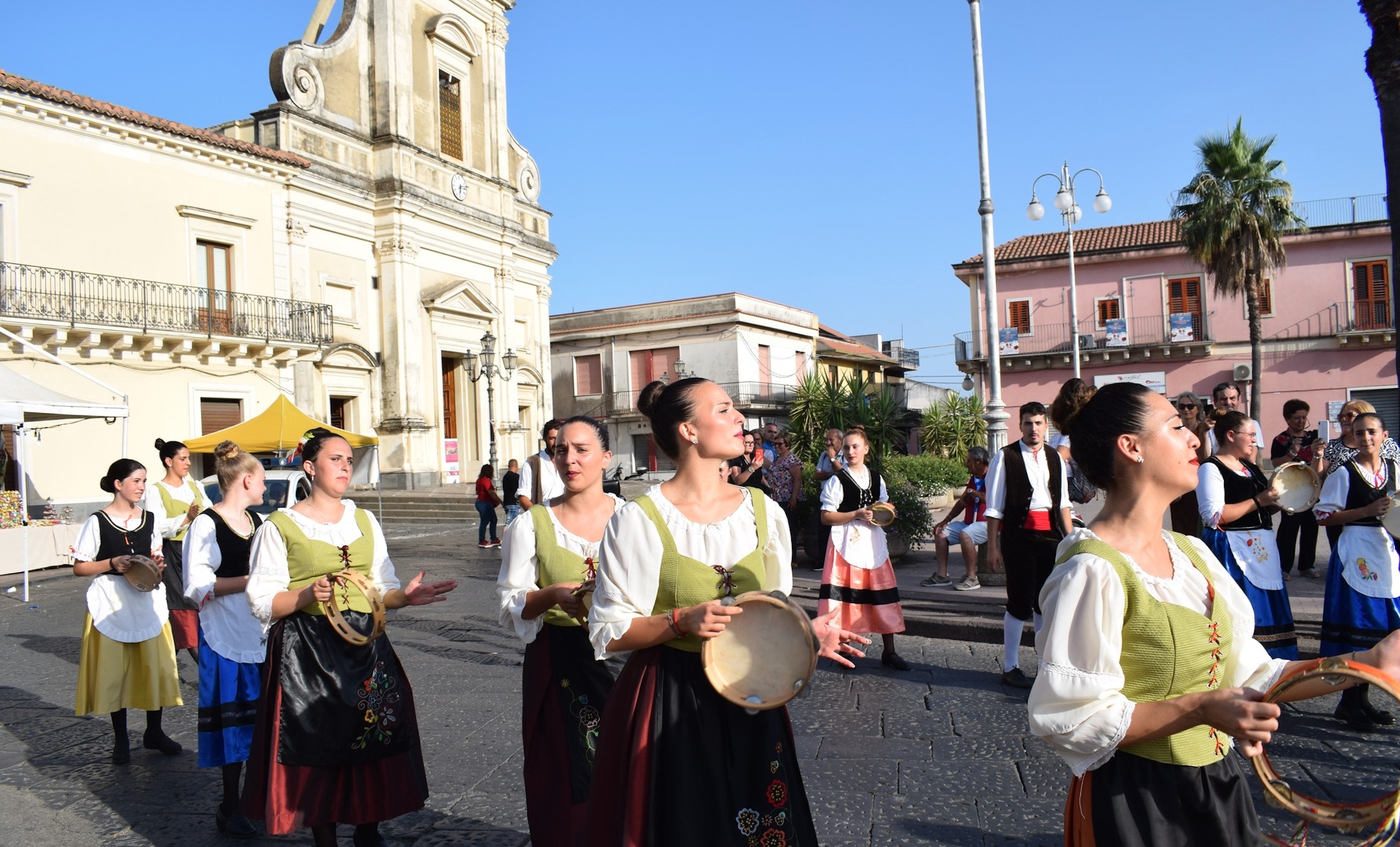 Giarre, contributo della Regione per la Sagra delle Ciliege e un evento in piazza Duomo