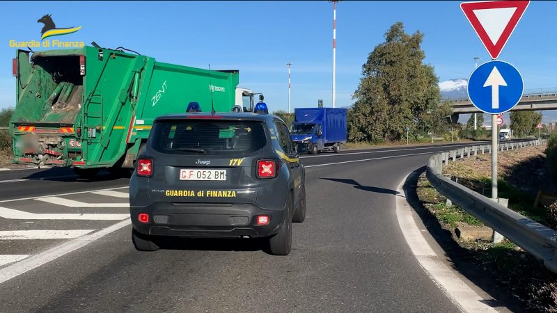 Traffico organizzato di rifiuti, truffa, falsità commesse da pubblici impiegati: misure cautelari per 7 persone VD