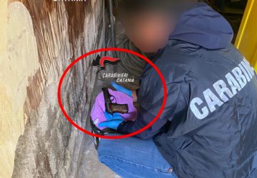 Consegna la droga in sella al motorino; pusher arrestato dai Carabinieri