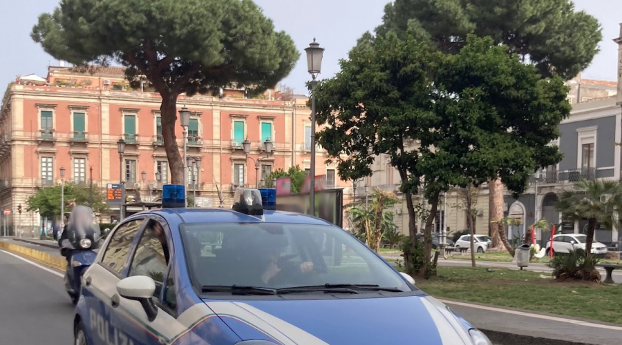 Furto nell’ex ospedale Vittorio Emanuele: due arresti