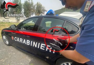 Arrestato dai Carabinieri con due coltelli