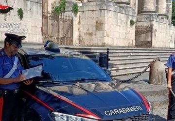 Pusher minorenne arrestato dai Carabinieri mentre spaccia