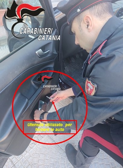 Ladri di fari in azione “disturbati” dai Carabinieri