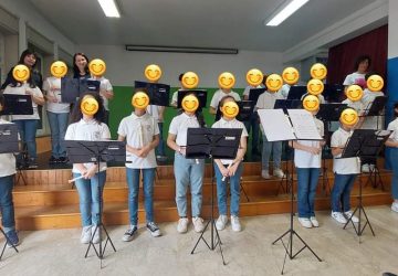 Giarre, il I I.C. “G. Russo” saluta l’anno scolastico tra canto e musica!