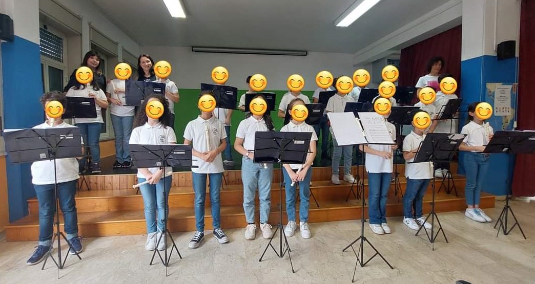 Giarre, il I I.C. “G. Russo” saluta l’anno scolastico tra canto e musica!