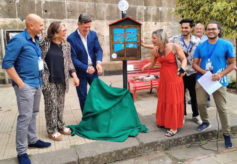 San Giovanni Montebello, inaugurata in piazza la prima biblioteca condivisa