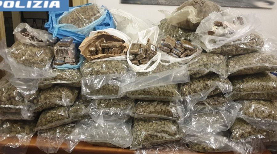 Beccato con 61 kg di droga: in manette 34enne VIDEO