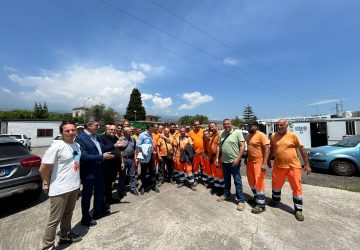 Giarre, sindaco Cantarella in visita al cantiere dell'Igm: "Raggiungere il 70% nella differenziata"