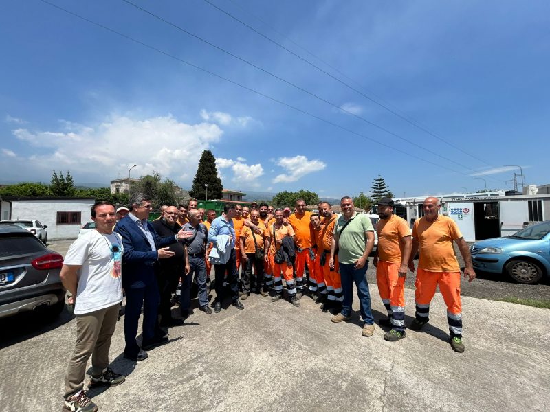 Giarre, sindaco Cantarella in visita al cantiere dell’Igm: “Raggiungere il 70% nella differenziata”