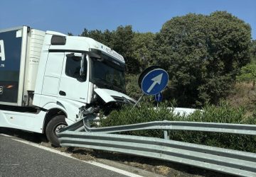 A18, ancora un incidente tra Giarre e Acireale: coinvolto un Tir