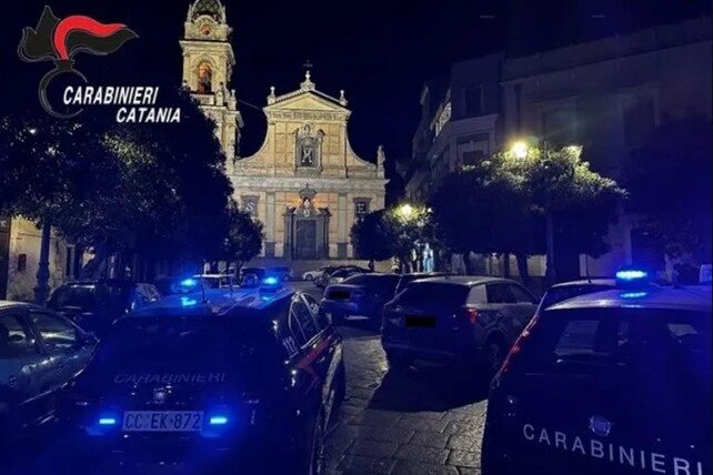 Un ventenne ucciso per strada a Biancavilla