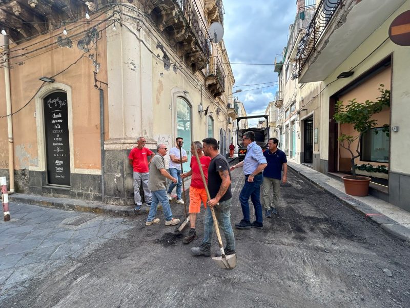 Giarre, entrano nel vivo cantieri per la bitumazione di via Carolina, via San Matteo e la piazza di Sciara