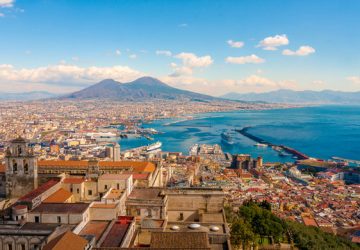 Esplorando Napoli: una porta d'accesso al patrimonio e alla cultura italiana