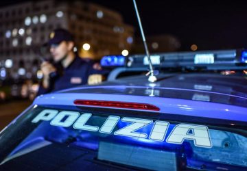 Rubano 4mila euro ad una turista: ladri arrestati