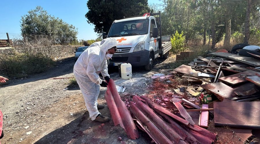 Giarre, nel torrente Macchia partita la bonifica dell’amianto. Rimossi 5mila chili di materiali nocivi