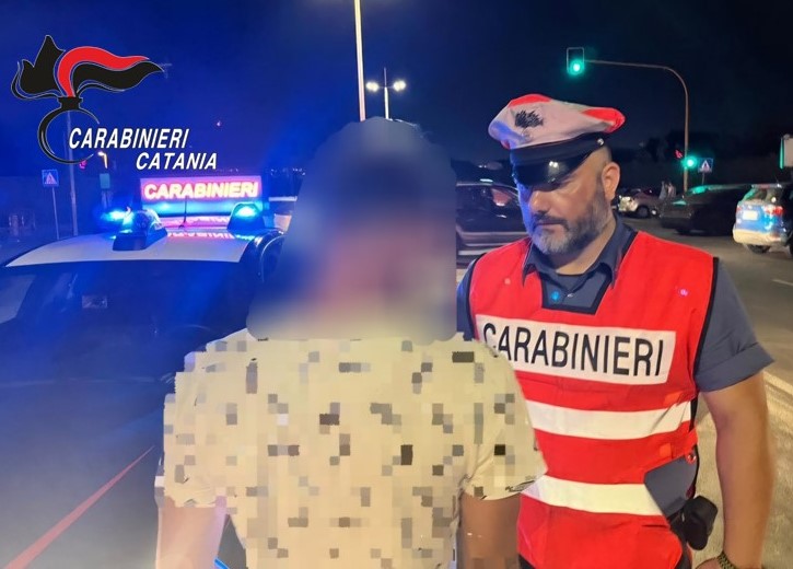 Guida in stato di ebbrezza e controlli con l’etilometro: i Carabinieri denunciano un 20enne