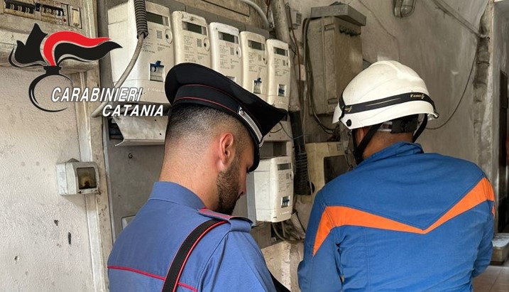 Riposto, furbetto “dell’allaccio abusivo” all’energia elettrica: denunciato