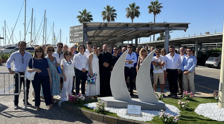 Inaugurato al Marina di Riposto monumento dedicato alla memoria di Pippo Zappalà