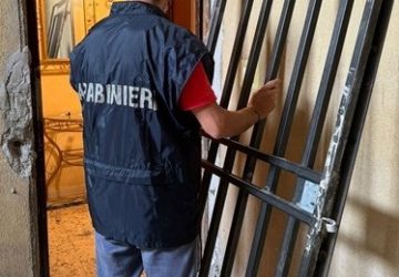 Sequestrato dai Carabinieri l’appartamento trasformato in market della droga