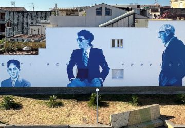 Riposto, inaugurato il murale dedicato a Franco Battiato. Aperta ieri sera la rassegna ‘Stranizza d’Amuri’