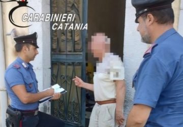 Giarre, ingannava anziani indifesi e gli svaligiava casa: denunciata 28enne