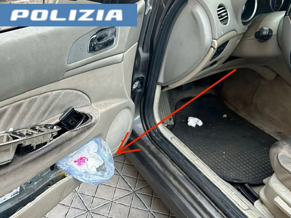 Acireale, la droga nascosta nelle portiere dell’auto: arrestato 29enne