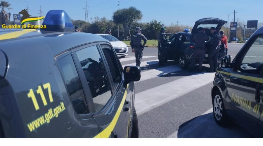 Controlli serrati della GdF lungo la Playa di Catania: denunce e sanzioni