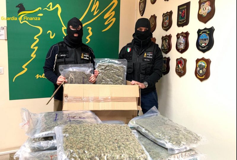 Beccati con 10 kg circa tra marijuana e hashish: 4 arresti VIDEO