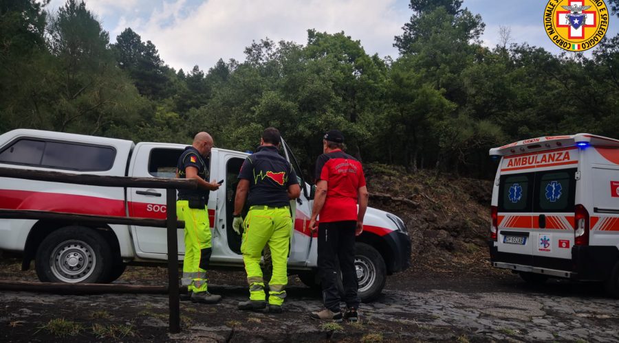 Escursionista cade durante un’escursione sull’Etna, soccorso e trasporato al S.Isidoro di Giarre