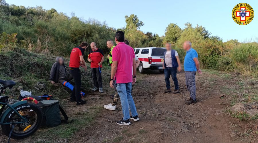 Mountain biker di Giarre si infortuna sul versante nord dell’Etna: soccorso e trasportato in ospedale