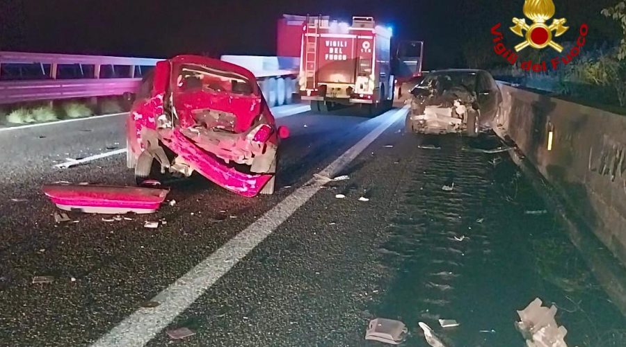 A18, incidente nella notte tra Giarre e Acireale: 3 feriti, 1 grave