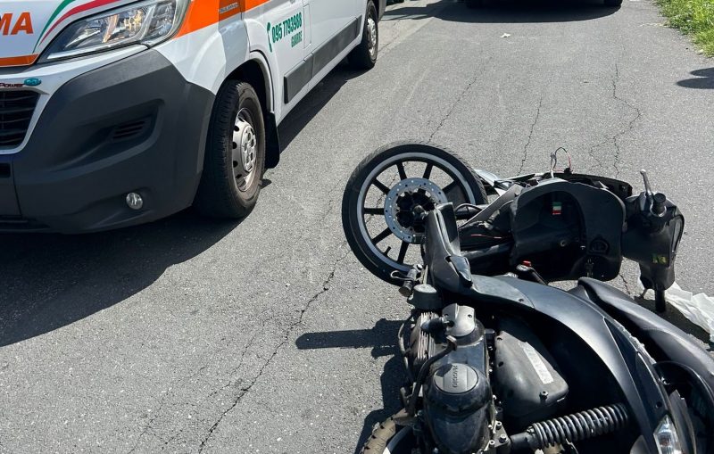 Giarre, scontro auto-moto: codice rosso per un 14enne