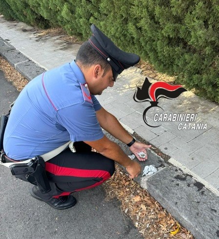 Arrotonda la pensione spacciando: 76enne arrestato