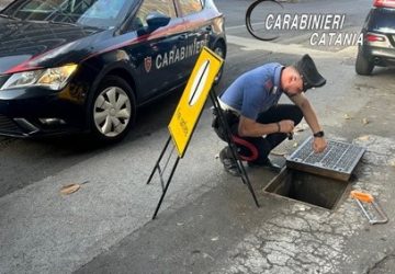 Come nei film si fingono operai e allestiscono un cantiere per rubare cavi di rame: 2 arresti