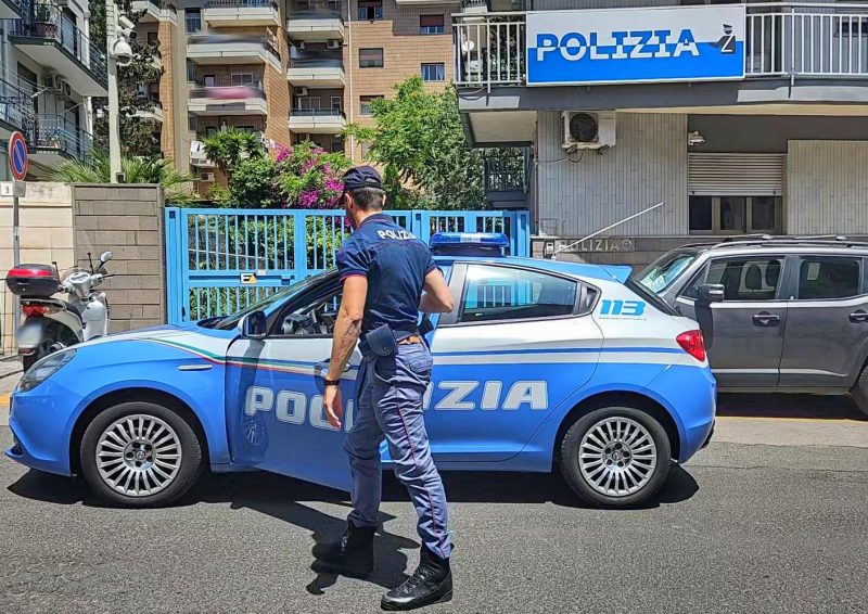 Litiga con il compagno per il passaporto e gli da fuoco alla casa, 30enne denunciata