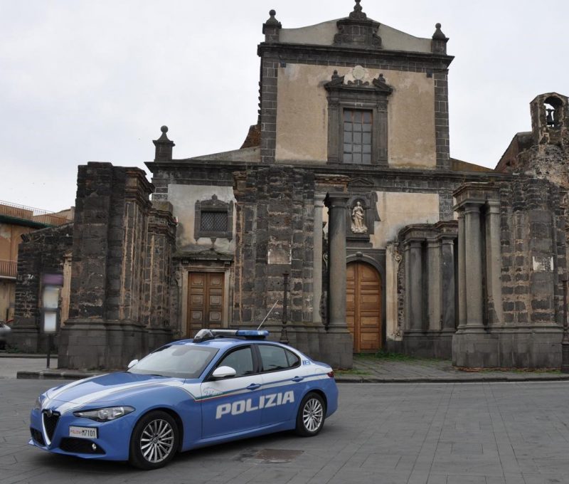 A passeggio con l’auto rubata: denunciato 44enne