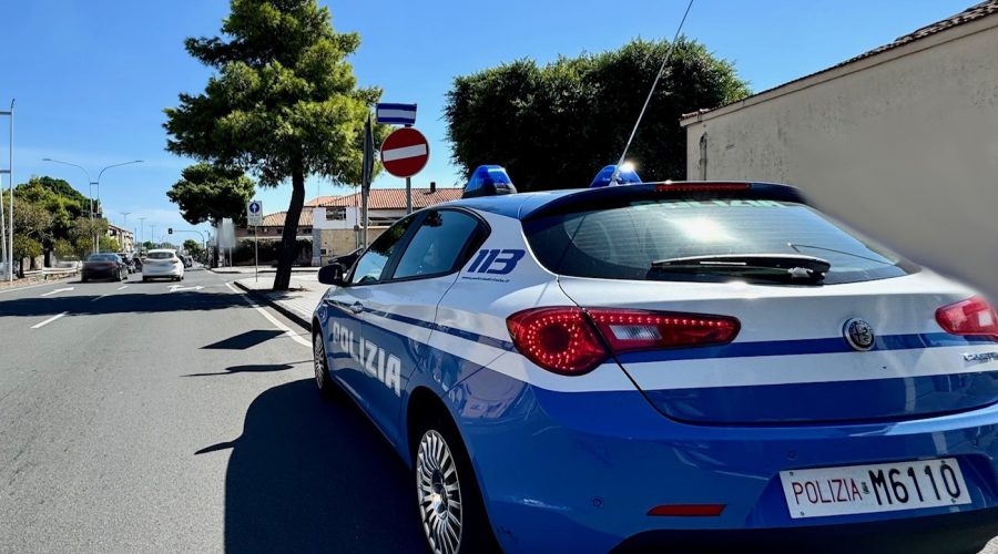 Finge di fermarsi ad un posto di controllo ma scappa: inseguito ed arrestato