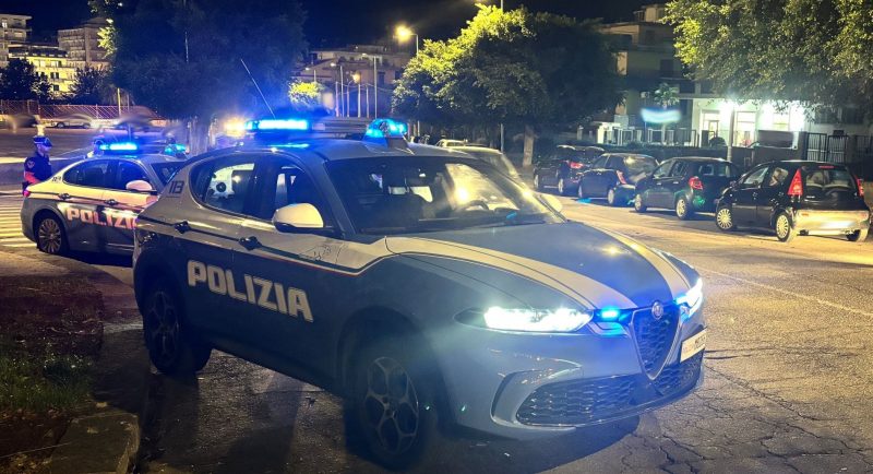 Acireale, una decina di minorenni aggredisce coppietta e picchia un 27enne. Polizia sgomina baby gang